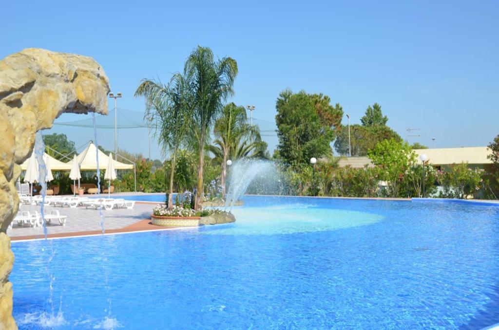 Alessidamo Club Metaponto Hotel Bagian luar foto