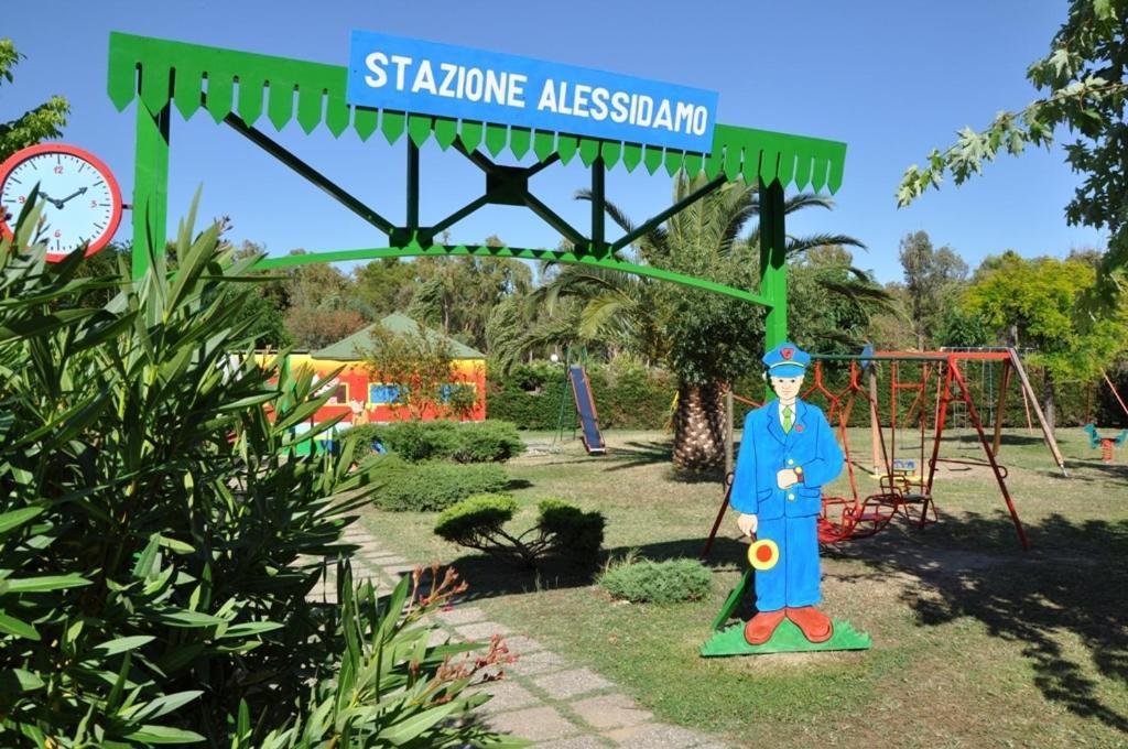 Alessidamo Club Metaponto Hotel Bagian luar foto