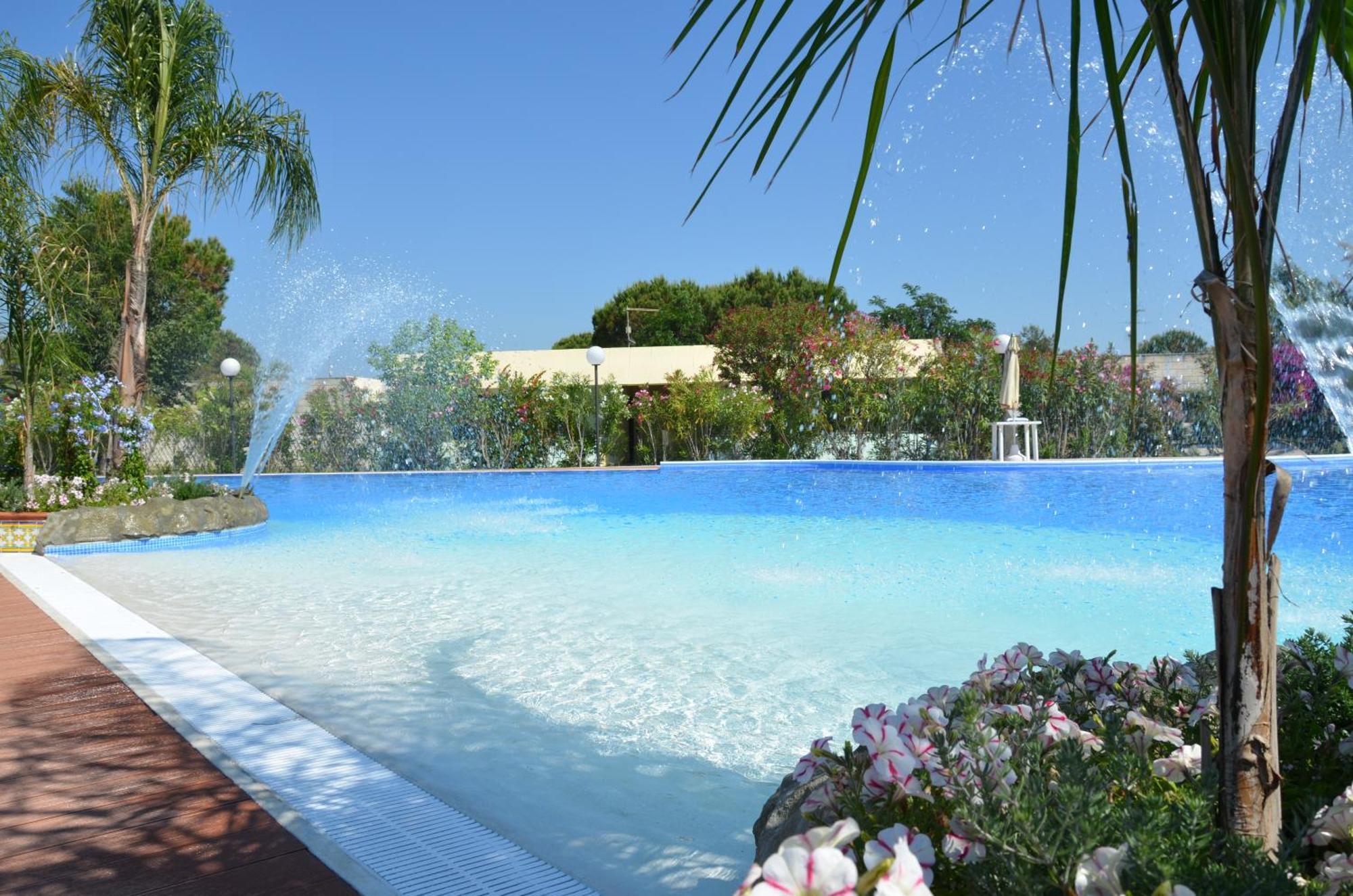 Alessidamo Club Metaponto Hotel Bagian luar foto