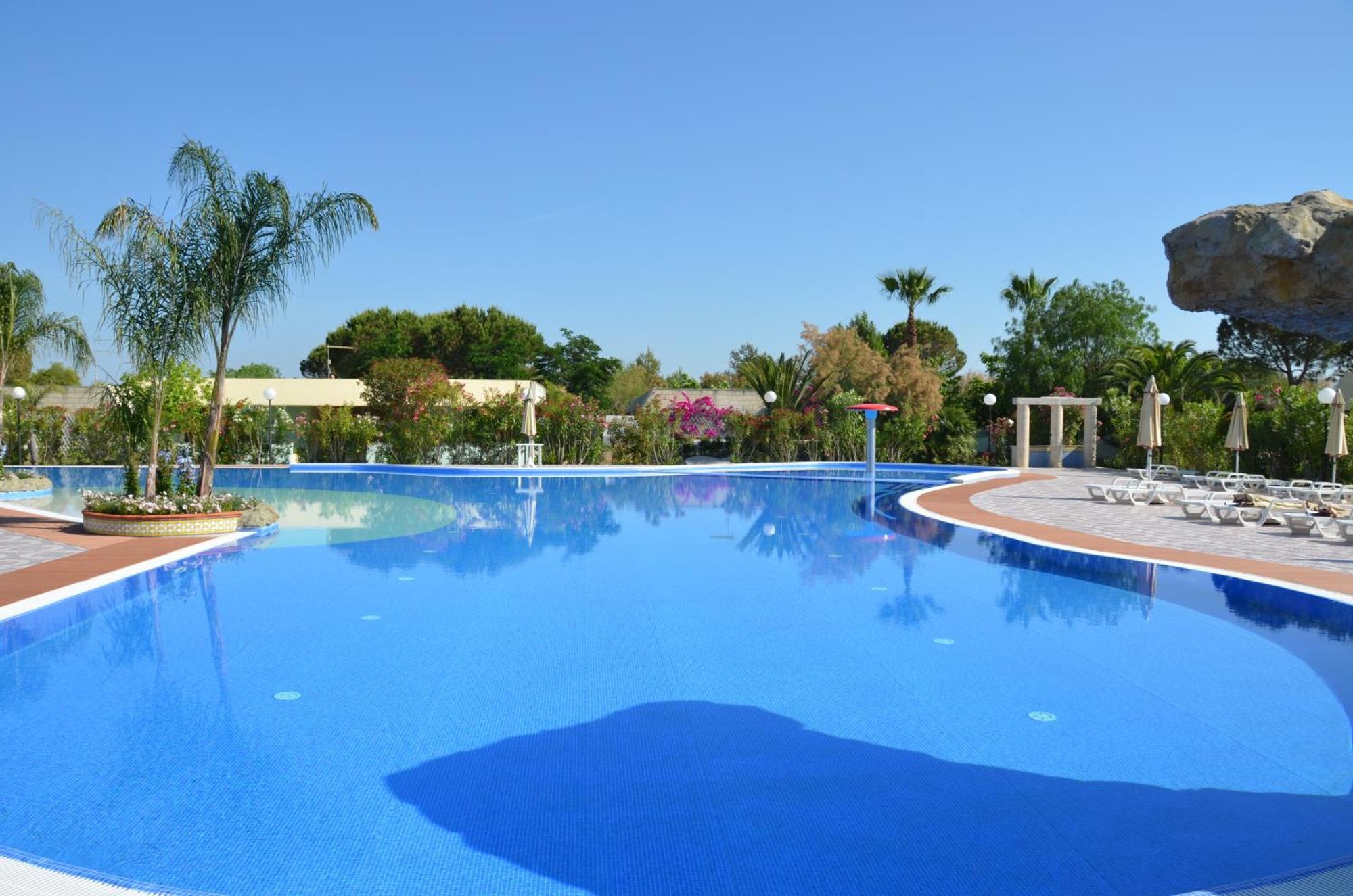 Alessidamo Club Metaponto Hotel Bagian luar foto